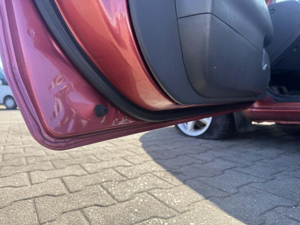 Toyota Paseo original T&uuml;r links 3L9 Rotmetallic Rohbau Bj.1997